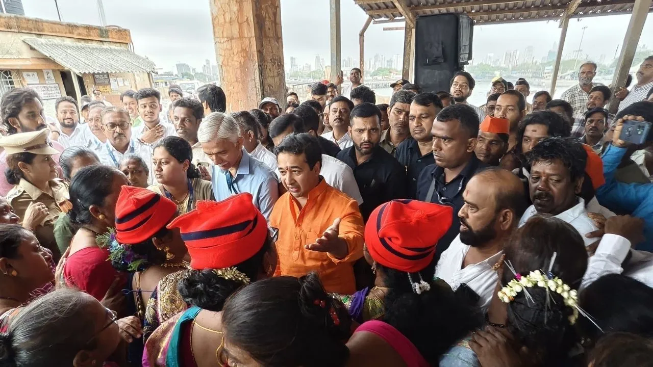 भाऊचा धक्का बंदरावर नितेश राणे यांची अचानक भेट