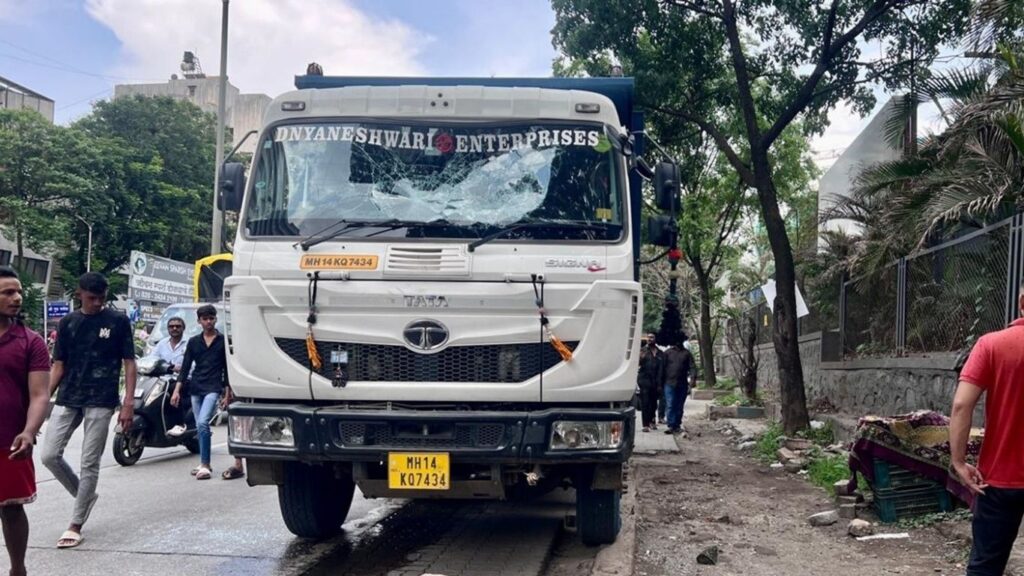 पुणे अपघात: गंगाधाम चौकात ट्रकने स्कूटीला दिली धडक, महिला ठार, पुरुष गंभीर जखमी