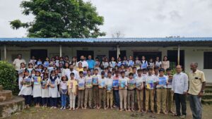 हिंदू युवा प्रबोधिनी शिक्षण साहित्य वाटप