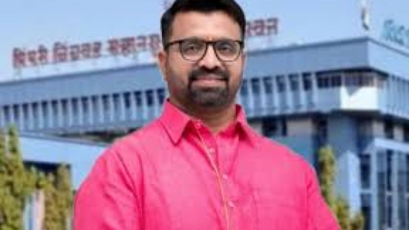 “औद्योगिक क्षेत्रासाठी कर वसूल करता, पण सुविधा का नाही?”