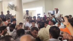 सोलापुरात मराठा समाजाच्या बैठकीत गोंधळ