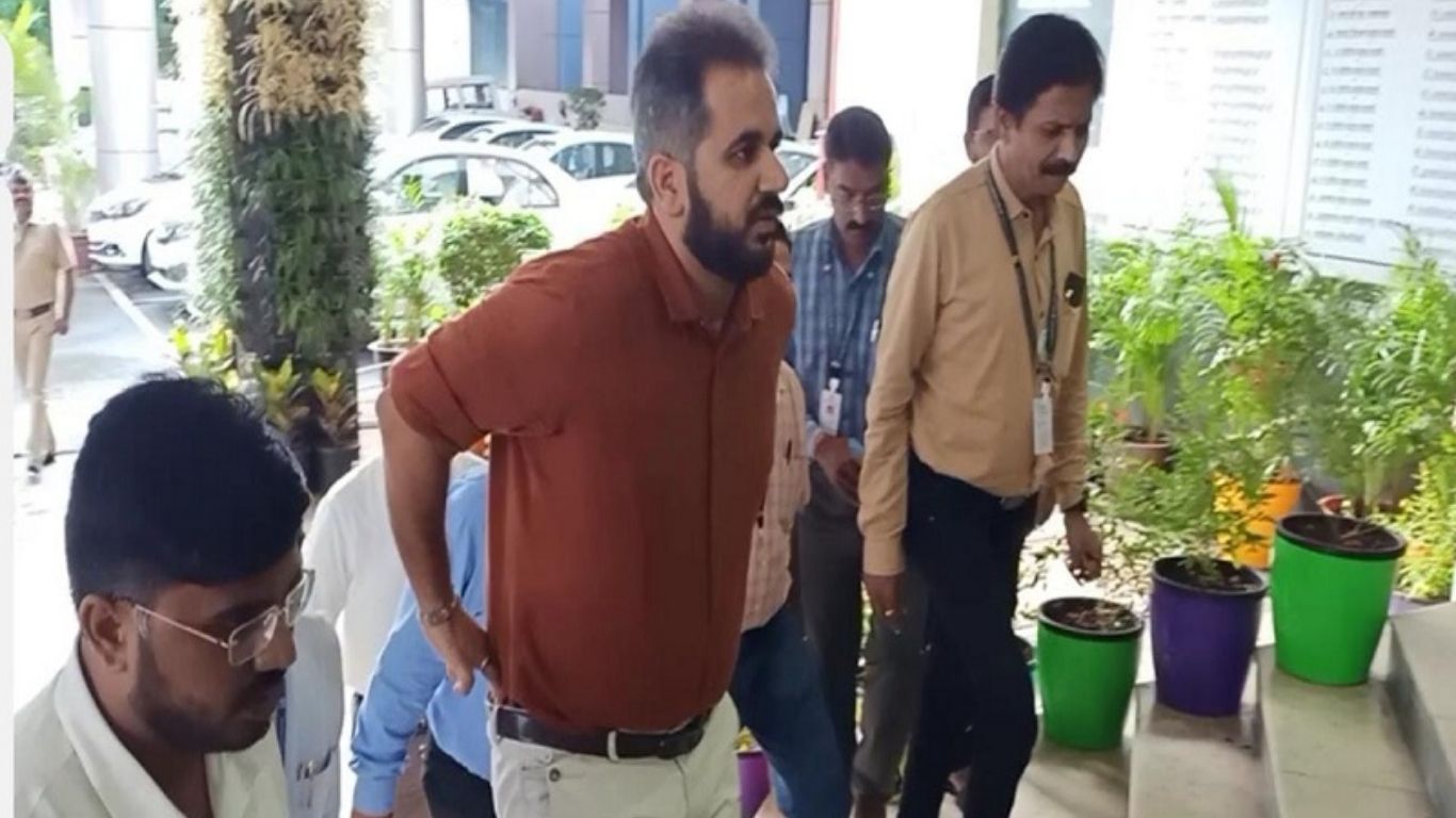 पिंपरी-चिंचवड महापालिकेत आयुक्तांचा शिस्तीचा बडगा; उशिरा येणाऱ्या अधिकाऱ्यांना इशारा
