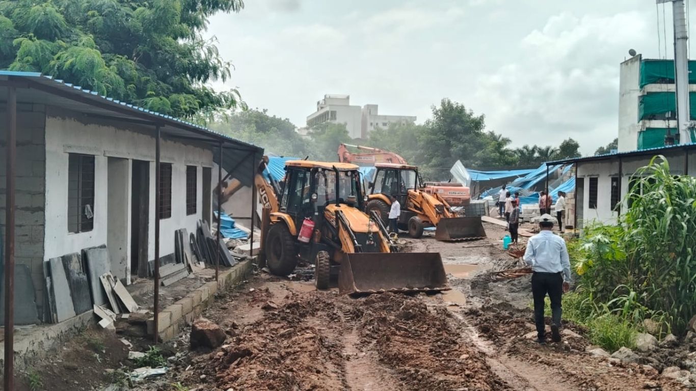 PMRDA ची मोठी कारवाई: हिंजवडी परिसरातील १६६ अतिक्रमण हटवली