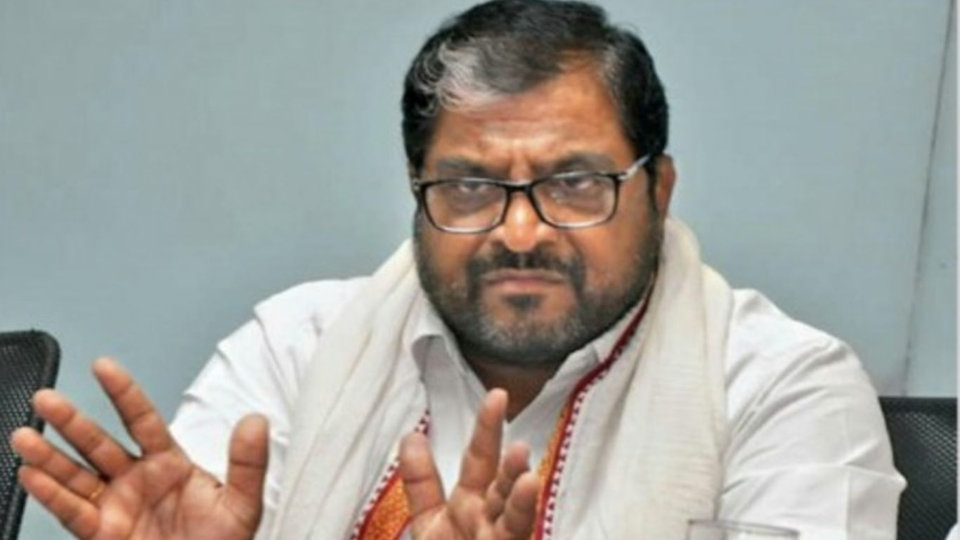 राजू शेट्टींचा एफआरपीबाबत इशारा: साखर कारखान्यांनी ‘याद राखा’!