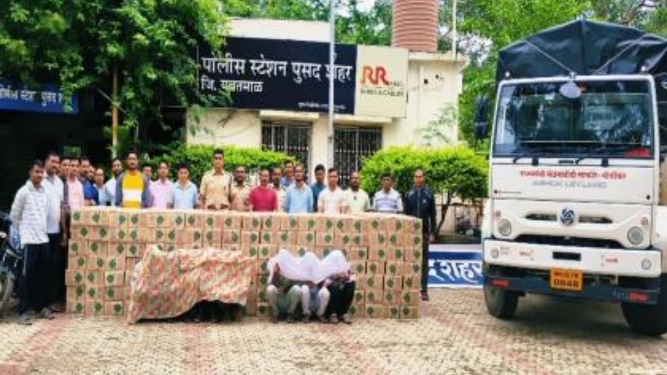 यवतमाळमध्ये ४० लाखांची विदेशी दारू पकडली; ट्रकवर राज्यमंत्र्यांचे नाव पाहून खळबळ