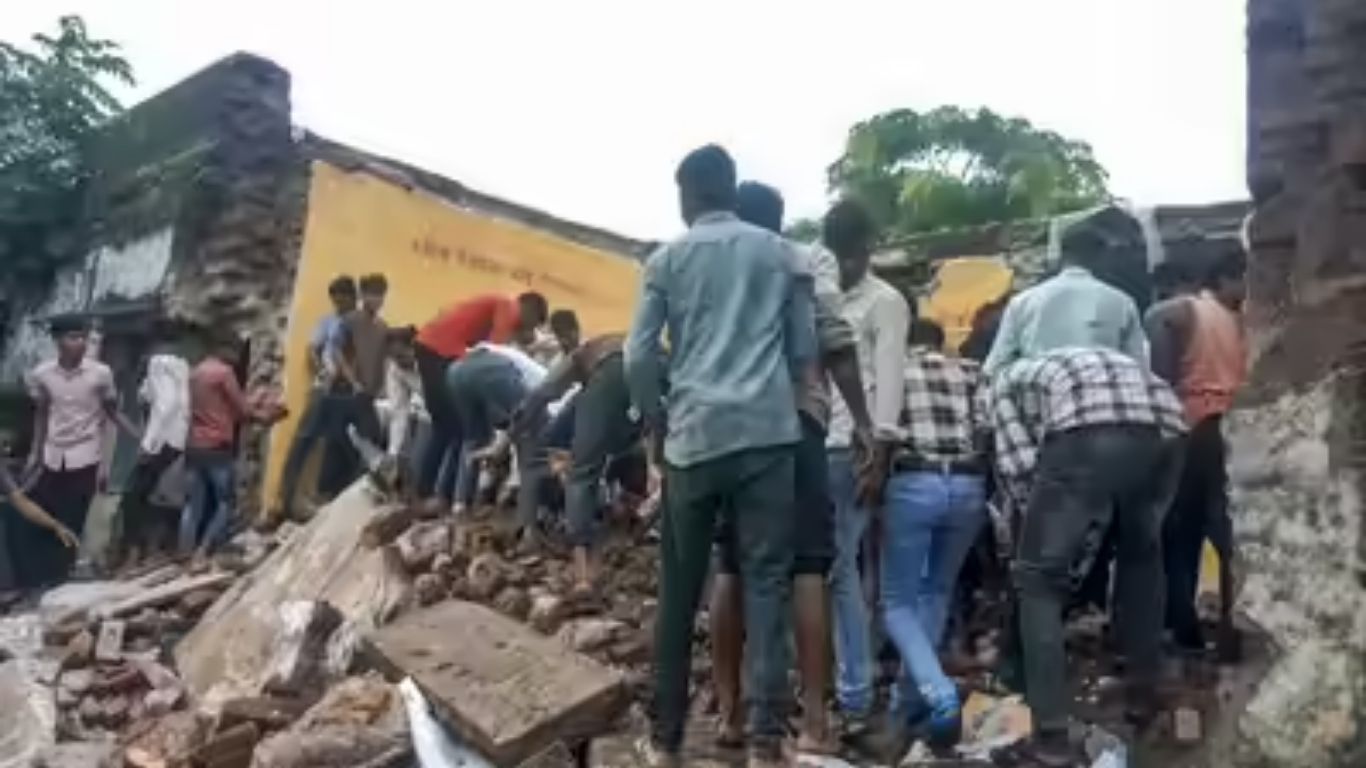 राजस्थानातील भीषण दुर्घटना : जुन्या शाळेची छप्पर कोसळल्याने ४ विद्यार्थ्यांचा मृत्यू, अनेक अजूनही ढिगाऱ्याखाली अडकल्याची भीती