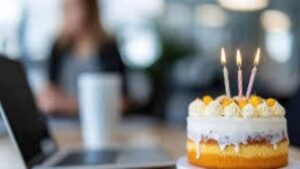 सरकारी कार्यालयांत वाढदिवस साजरा केला तर होणार शिस्तभंग