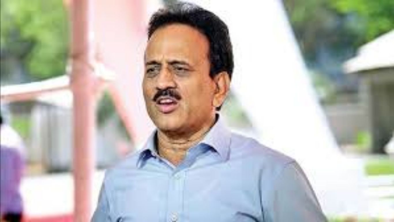 गिरीश महाजन यांनी शिक्षकांच्या सर्व मागण्या मान्य केल्याची घोषणा केली