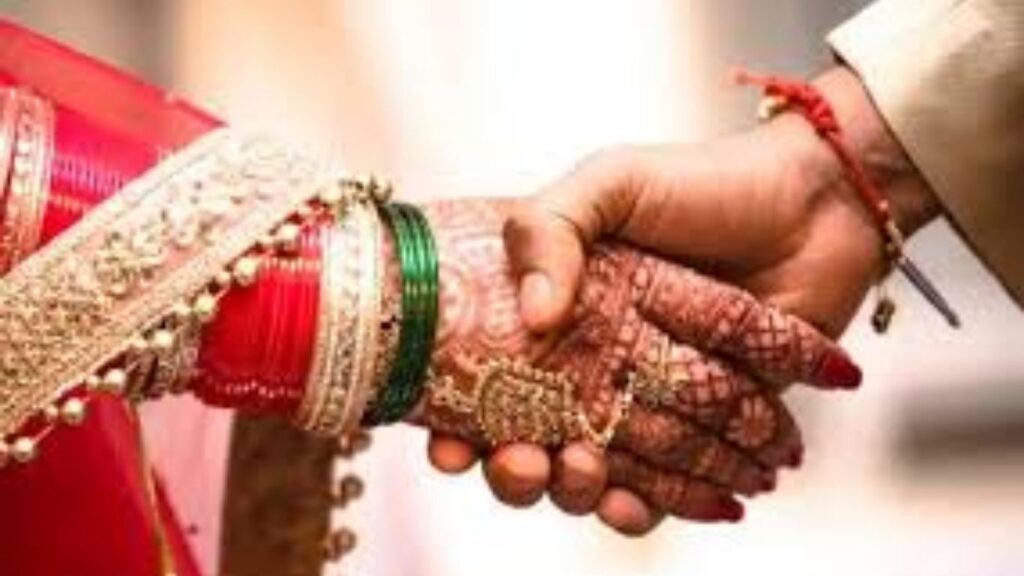 बनावट नायब तहसीलदार बनवून सात लाख रुपये फसवणूक