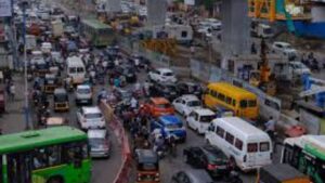पुण्यात वाहतूक कोंडीचा गंभीर प्रश्न, फक्त 8% क्षेत्रावर रस्त्यांचे जाळे