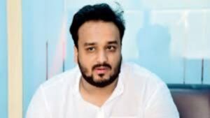 झिशान सिद्दीकी यांचा पाठलाग करणारा संशयित पोलिसांच्या ताब्यात