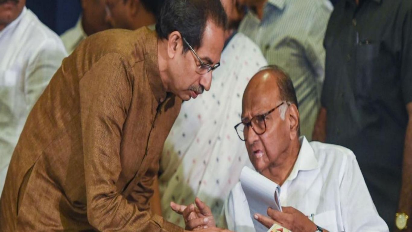 जनसुरक्षा कायदा विरोधी संघर्ष समितीची परिषद सुरु; शरद पवार, उद्धव ठाकरे यांची उपस्थिती