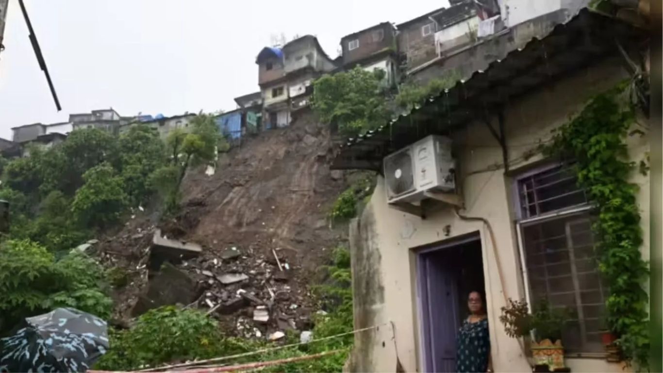 मुंबई विक्रोळीतील दरड कोसळली: वडील-मुलीचा मृत्यू, आई व मुलगा गंभीर जखमी