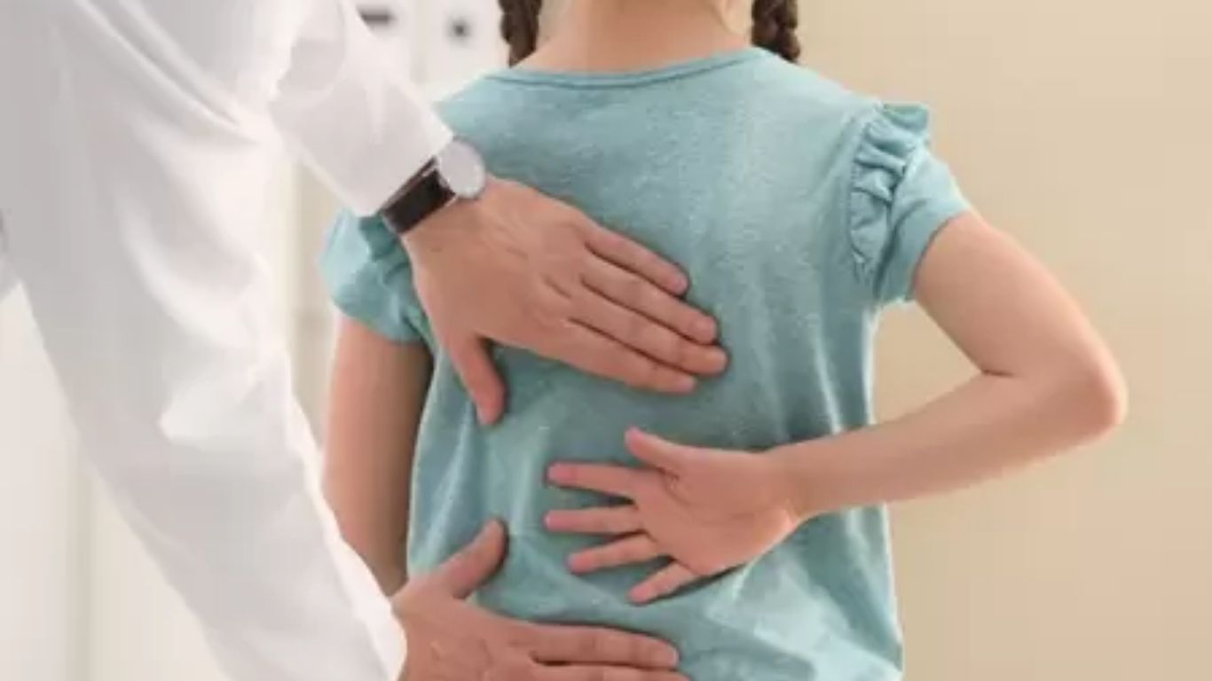 किशोरवयीन मुलांमध्ये वाढतोय संधिवात, जाणून घ्या लक्षणे, कारणे आणि खबरदारी