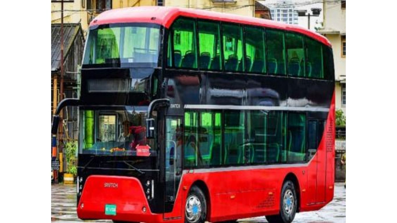पुण्यात डबल डेकर इलेक्ट्रिक बसची सुरुवात – स्मार्ट प्रवासाचा नवा अध्याय