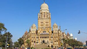 मुंबईच्या खिंडीपाडा शाळा बंद; महापालिकेच्या हलगर्जीपणामुळे विद्यार्थ्यांची शिक्षणासाठी 3 किमीची पायपीट