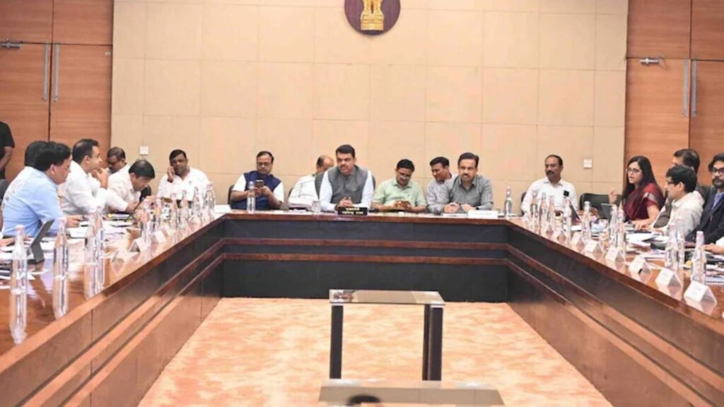 तीन वर्षांत प्रकल्प पूर्ण व्हायला हवेत! मुख्यमंत्र्यांनी दिला यंत्रणांना दम