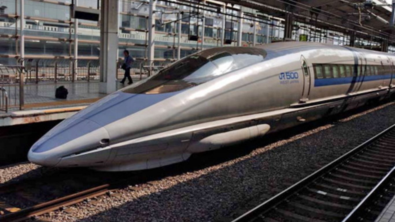 भारताची पहिली बुलेट ट्रेन: मार्ग, तिकीट दर, थांबे आणि संपूर्ण माहिती