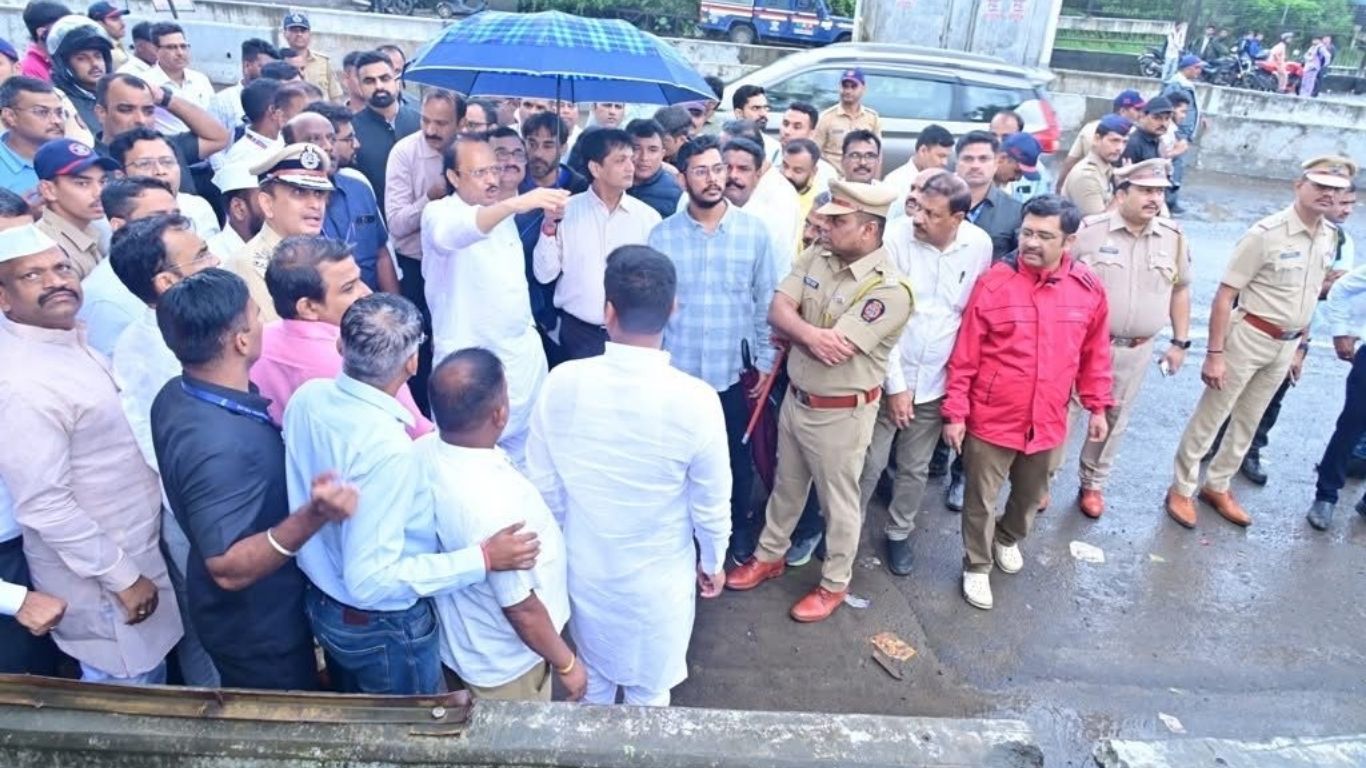 अजित पवारांची चाकण आणि हिंजवडी भागात वाहतूक व नागरी समस्यांची पाहणी