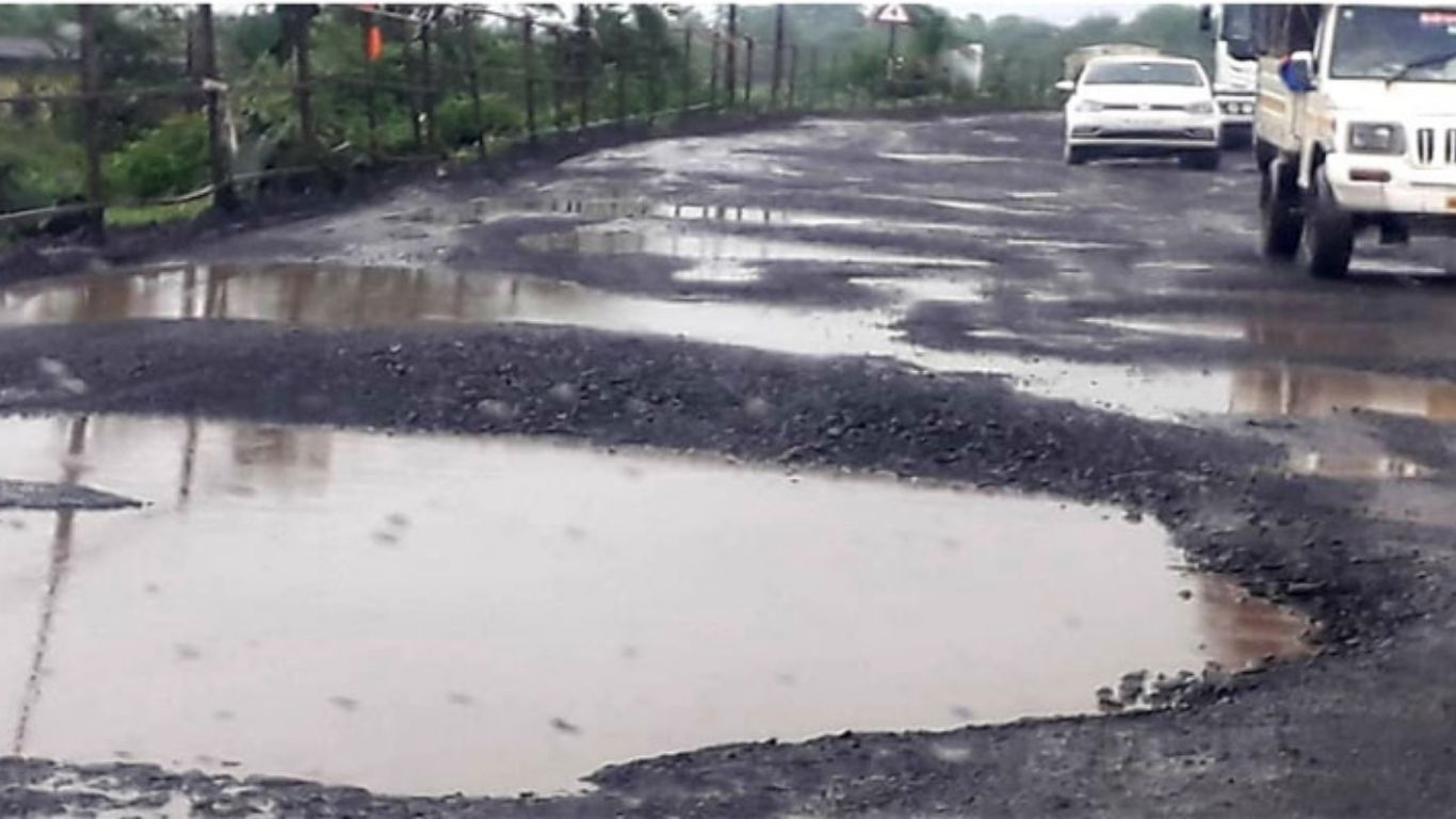 मुंबई-गोवा महामार्ग: खड्ड्यांमुळे 4,500 मृत्यू, 10,000 जखमी – कोकणवासीयांचा सरकारला ‘कृती करा’ इशारा