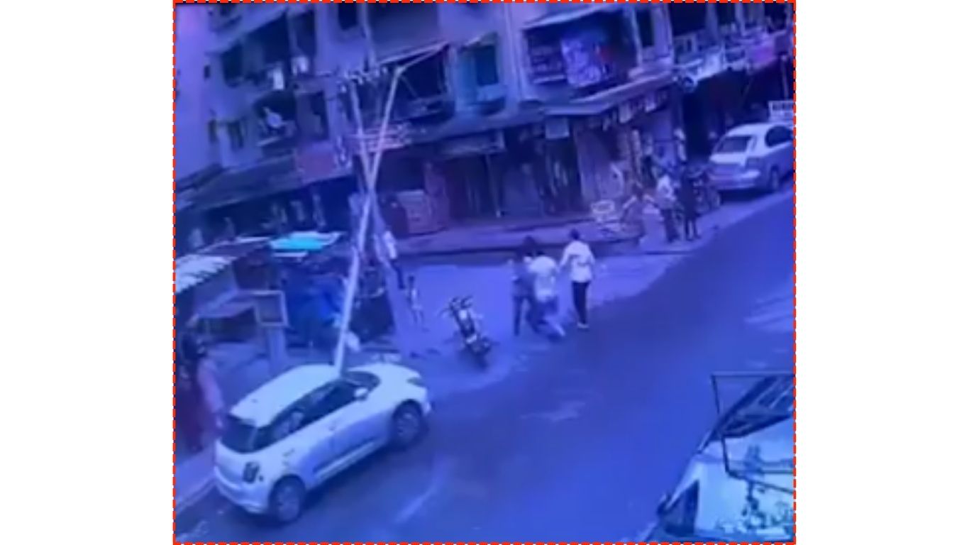 वसईमध्ये धक्कादायक प्रकार! चिमुकल्याच्या अंगावर पडला विजेचा पोल, थोडक्यात बचाव