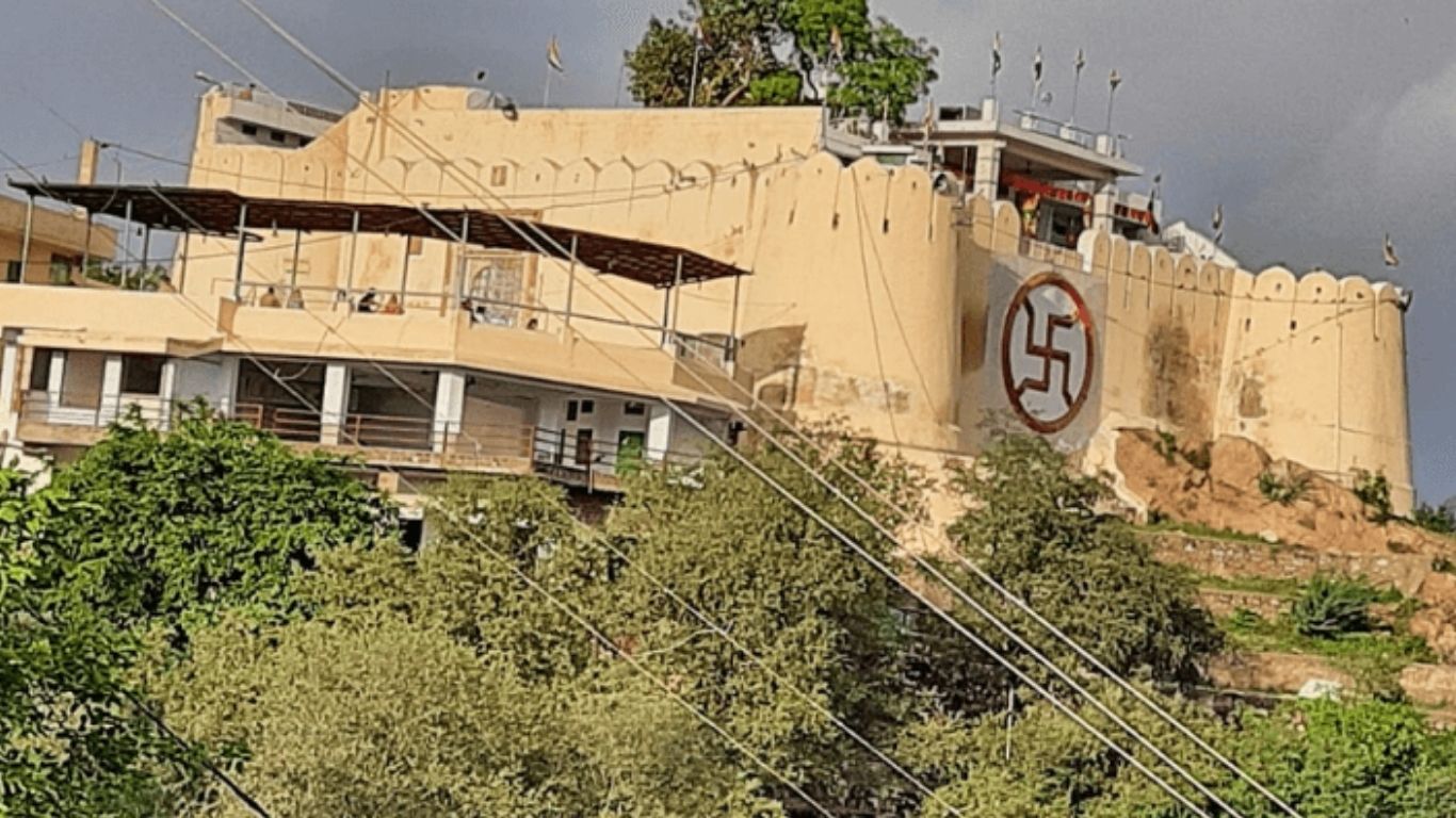 Garh Ganesh Temple Jaipur: अनोखी परंपरा, पत्र लिहून पूर्ण होतात मनोकामना