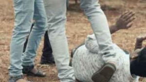 शिक्रापूर पोलिस स्टेशनला धक्कादायक मारहाण प्रकरण; मद्यधुंद युवकांनी पेट्रोलपंप कामगारांवर हल्ला केला