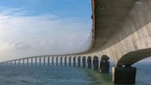 उजनी धरण परिसरात कुगाव–इंदापूर जोडपूलाचे काम सुरू; विकासाला नवा सेतू