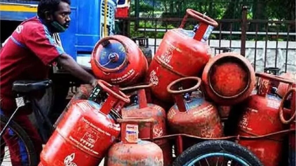 एलपीजी गॅस सिलिंडर झाले स्वस्त: सप्टेंबरमध्ये ग्राहकांना दिलासा