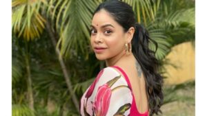 मराठा आरक्षण आंदोलनादरम्यान गैरवर्तनानंतर सुमोना चक्रवर्तीची व्हायरल पोस्ट डिलीट