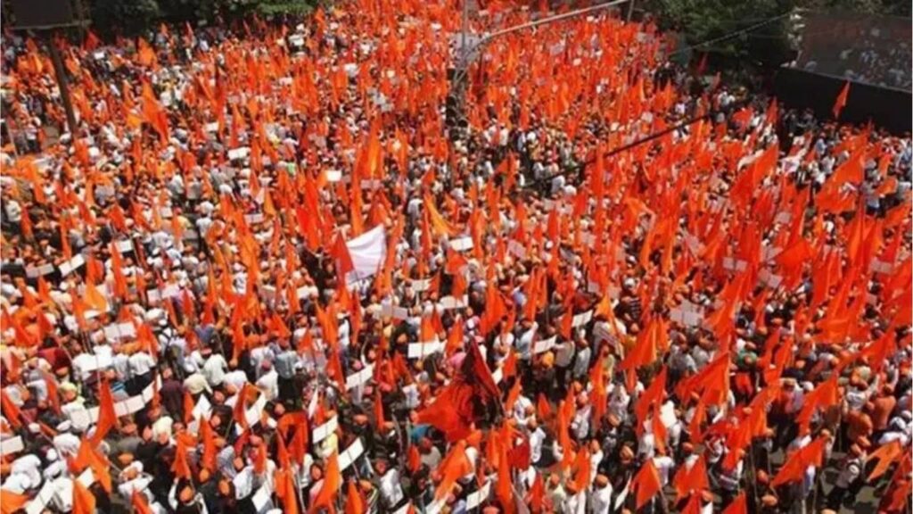 मराठा आरक्षणासाठी करमाळ्यात रक्ताभिषेक आंदोलन; सरकारवर दबाव वाढला