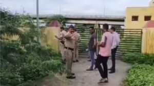 बीडमध्ये चार वर्षीय बालिकेवर रेल्वे स्थानकात अत्याचार, आरोपी पोलिसांच्या ताब्यात