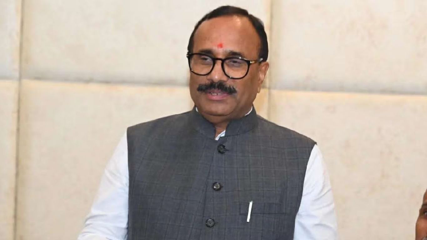 नागपूर : मंत्री अतुल सावे ओबीसी आंदोलकांच्या भेटीसाठी आंदोलनस्थळी दाखल