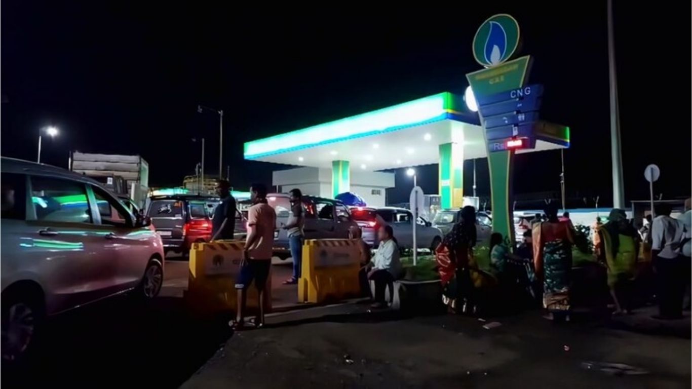 रायगडमध्ये सीएनजी दरवाढीमुळे गोंधळ, कोकणवासीय वैतागले