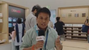 अँपलने पुण्यातील कोरगाव पार्कमधील द कोपा मॉलमध्ये आपला पहिला स्टोअर उघडला.