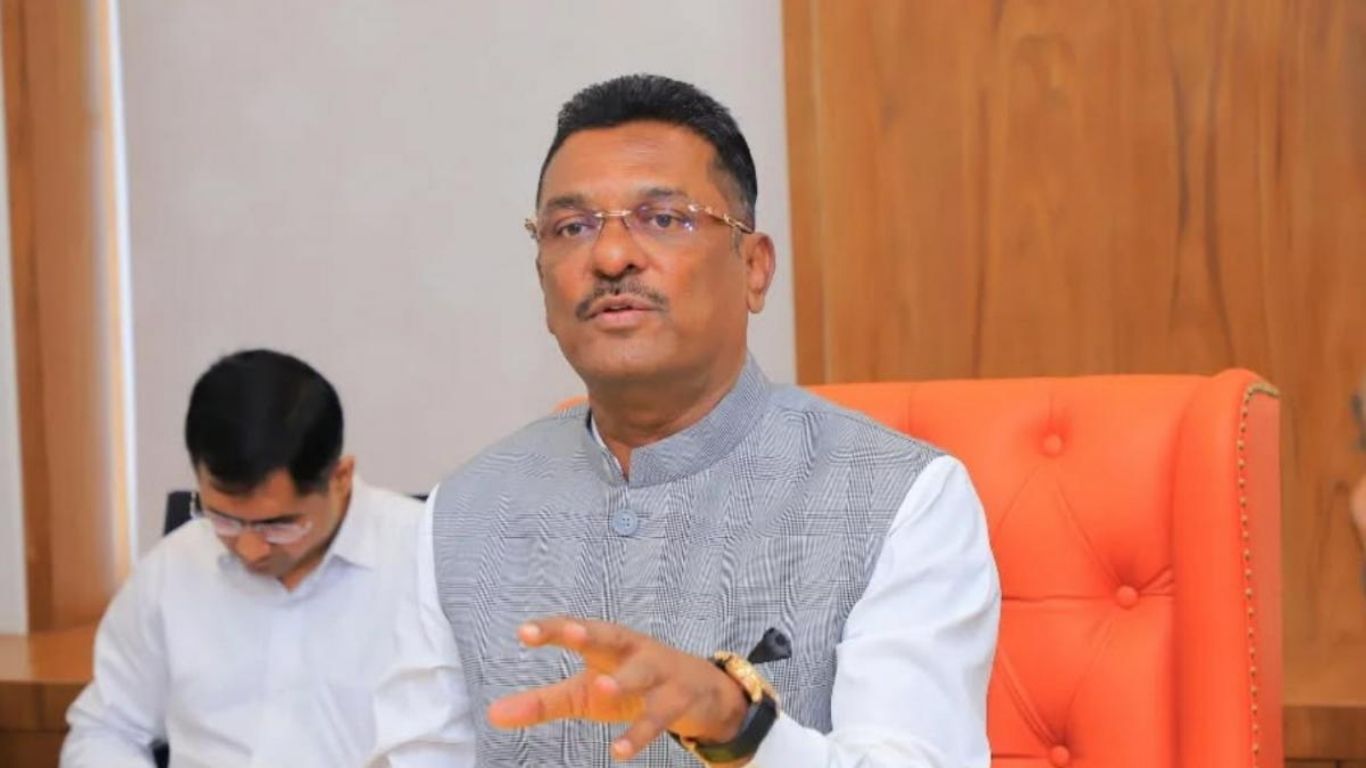 Pratap Sarnaik : ‘No PUC, No Fuel’ निर्णय कठोरपणे लागू; वाहनधारकांना इशारा