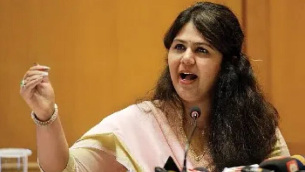 पंकजा मुंडे यांची मराठा समाजासाठी कुणबी प्रमाणपत्रावर श्वेतपत्रिका मागणी