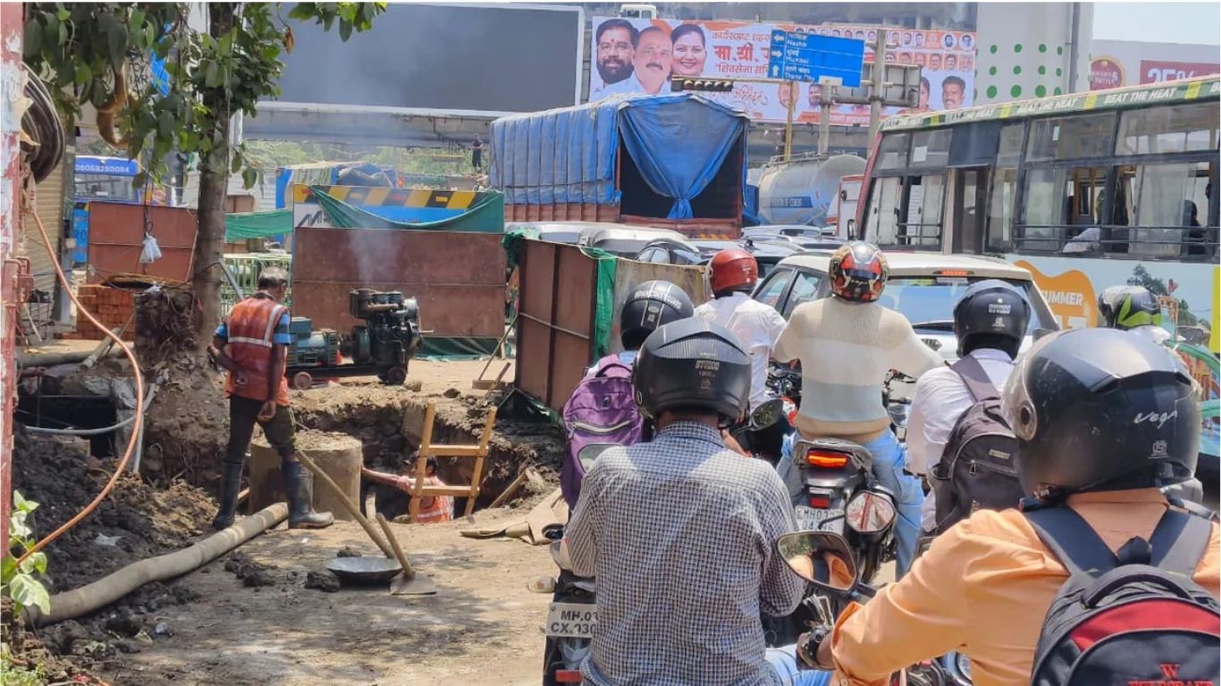 ठाण्यात वाहतूक कोंडीवर मनसेचा आक्रमक पवित्रा, तीन हात नाका येथे आंदोलन