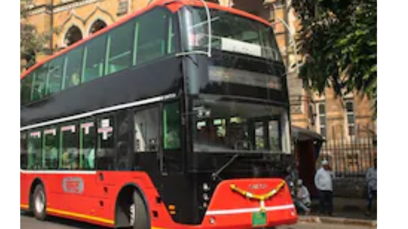 पुण्यात पहिल्यांदाच एसी इलेक्ट्रिक डबल डेकर बस, हिंजवडी-मगरपट्टा-खराडीमध्ये ट्रायल