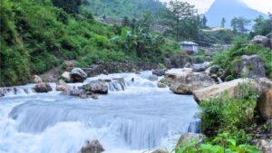 उत्तराखंडातील सहस्त्रधारा धबधबा: औषधी गुणधर्मांनी नटलेले निसर्गसौंदर्य