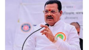 तृतीयपंथी कल्याणकारी महामंडळाच्या अध्यक्षपदावरून संजय शिरसाठ यांची हकालपट्टीची मागणी तीव्र