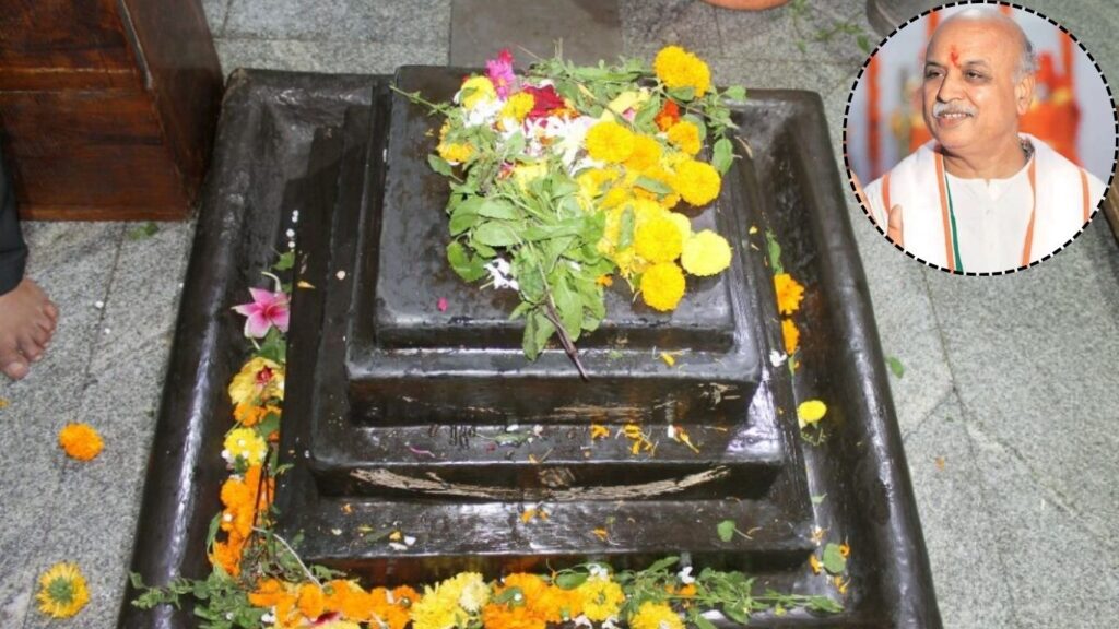 प्रवीण तोगडिया यांनी आळंदीत माऊलींच्या समाधीचे घेतले दर्शन