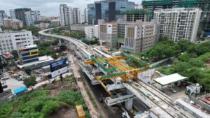 टाटा कन्स्ट्रक्शनला पुणे महानगरपालिकेचा 15 लाखांचा दंड; मेट्रो कामातील राडारोडा रस्त्यावर