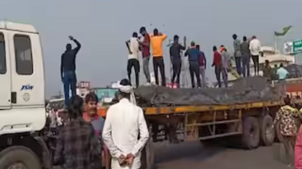 नाशिकमध्ये महिला बाऊन्सर्सचा रौद्रावस्था; टेम्पो चालकावर मारहाणीचा प्रयत्न