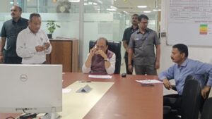 मंत्रिमंडळात पूरस्थितीचा आढावा; शेतकऱ्यांना तातडीची मदत सुरु