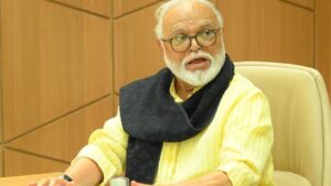 महाराष्ट्रचे मंत्री छगन भुजबळ शेतकऱ्यांसाठी मुख्यमंत्री सहायता निधीस एक महिन्याचे वेतन देणार