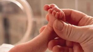 पुण्यात मुलगी जन्म दर फक्त ९११, तज्ज्ञांचा गंभीर लिंग असंतुलनाचा इशारा