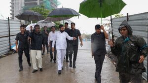 एकनाथ शिंदेंनी घेतला पावसाच्या परिस्थितीचा आढावा; किनारपट्टी जिल्ह्यांना सतर्कतेचे निर्देश