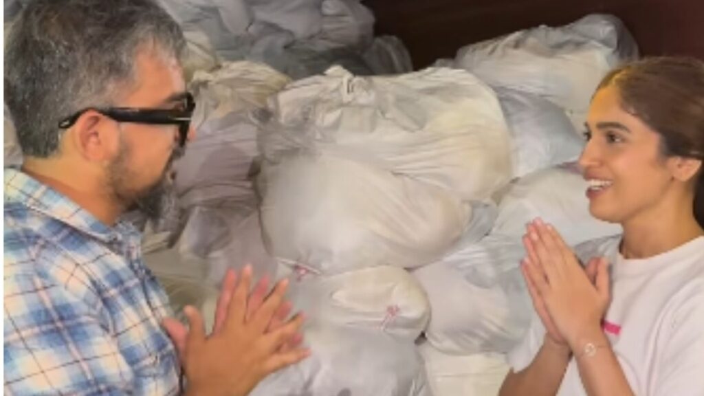 सोलापूर पूरग्रस्तांसाठी भूमी पेडणेकर आणि हुसैन मन्सूरी यांनी केली मदत