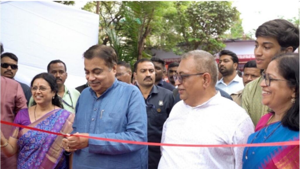 नितीन गडकरी यांच्या हस्ते पुण्यात ‘वी एजाईल सॉफ्टवेअर सोल्युशन्स प्रा. लि.’च्या रिसर्च अँड डेव्हलपमेंट सेंटरचे उद्घाटन